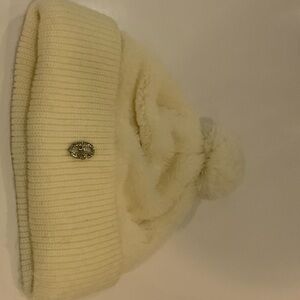 Elegant Cream Knit Beanie with Rhinestone Detail